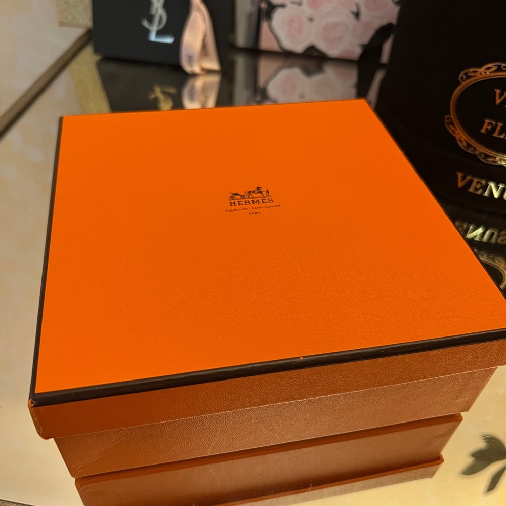 Hermes box